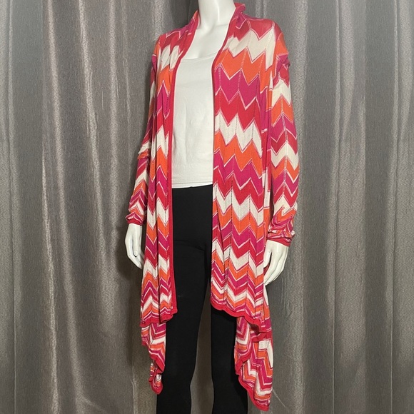 BCBGMaxAzria Women’s Chevron High Low Cardigan - Picture 2 of 12